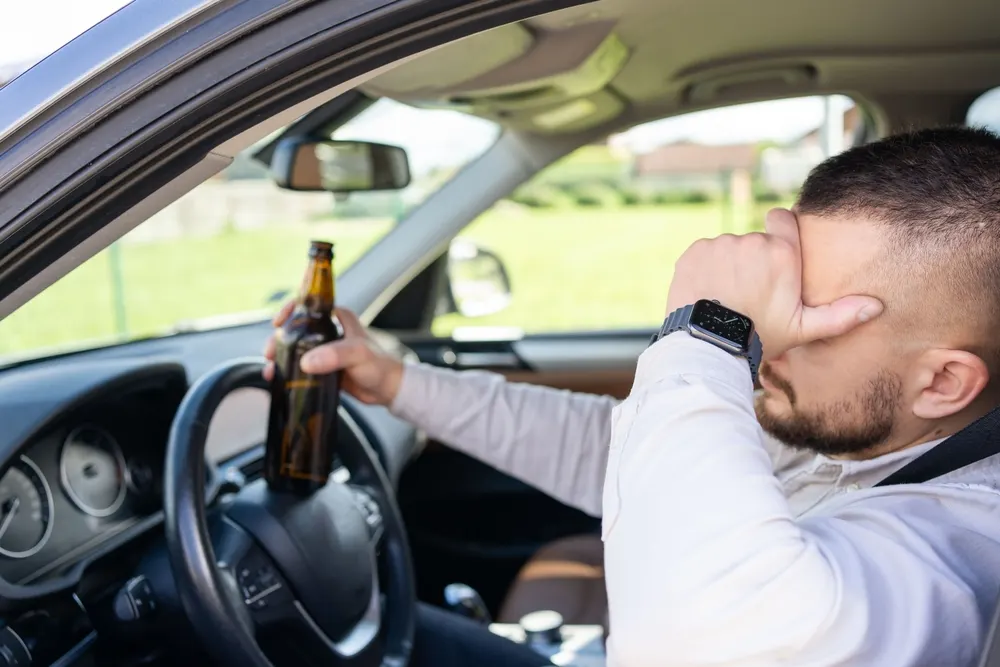 Drunk driver behind the wheel - preventable cause of serious accidents in Sarasota